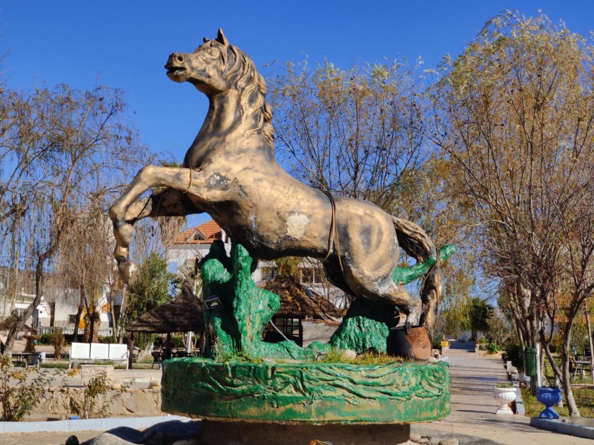 Le Vallon Vert - Club Equestre Azrou Zewnętrze zdjęcie
